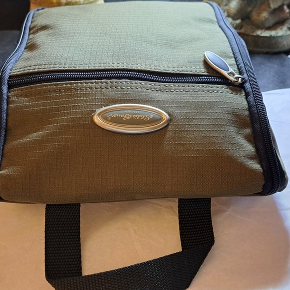 Eddie Bauer Bags Eddie Bauer Travel Hanging Toiletries Bag Army Green With Black Trim Handle